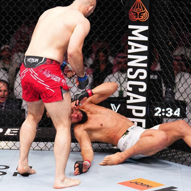 Volkan Oezdemir v Johnny Walker