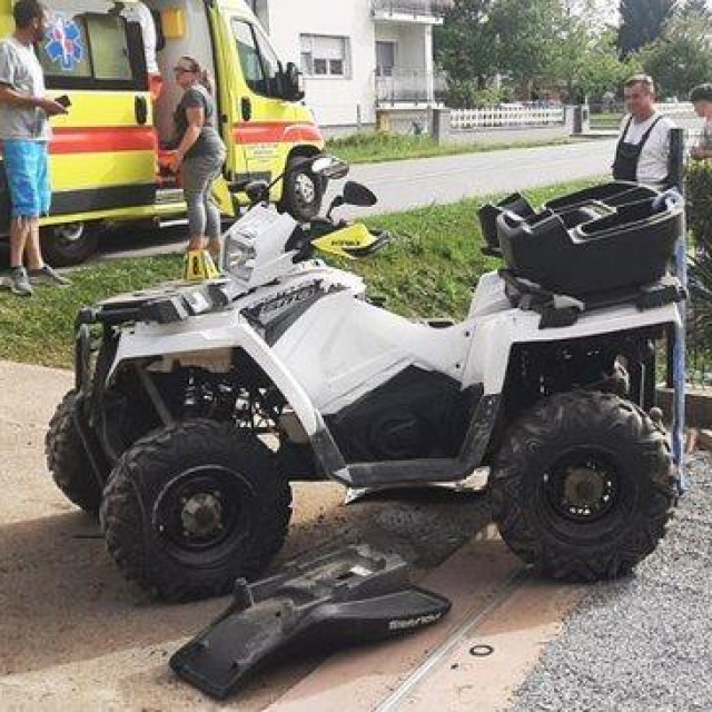 Quad na kojem su se vozili tinejdžeri