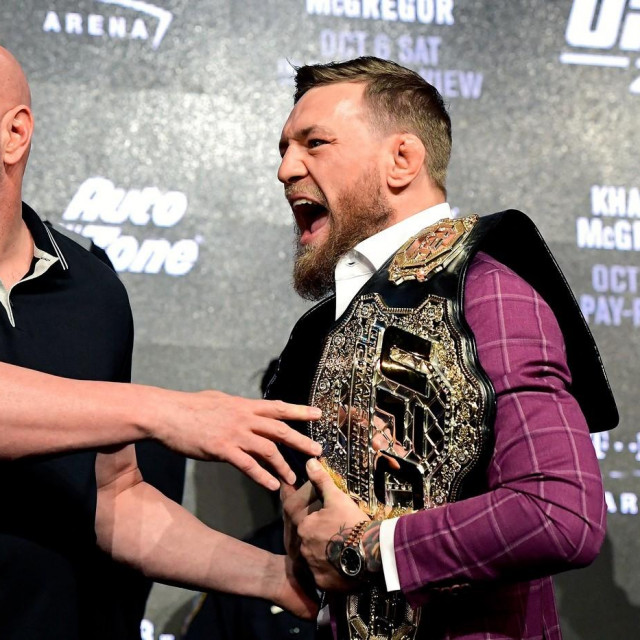 Dana White (lijevo) i Conor McGregor (desno)