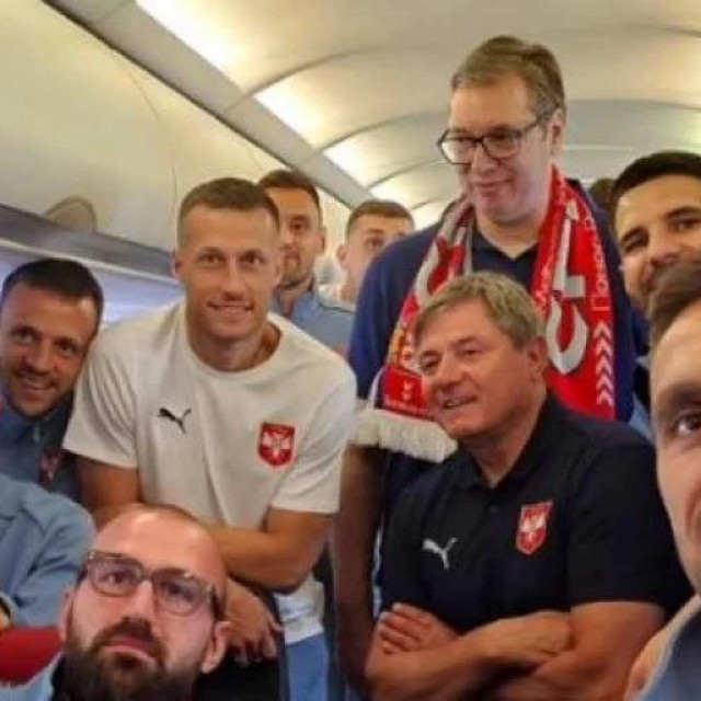 Srpski reprezentativci s predsjednikom Vučićem
