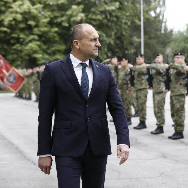 Ministar obrane Ivan Anušić sastao se pripadnicima Tenkovske bojne Kune
