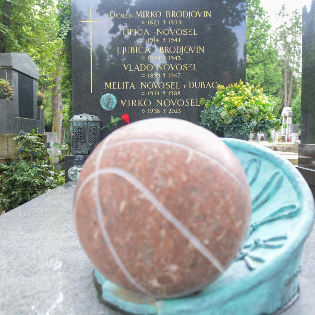 Mirko Novosel, grobnica, 2024