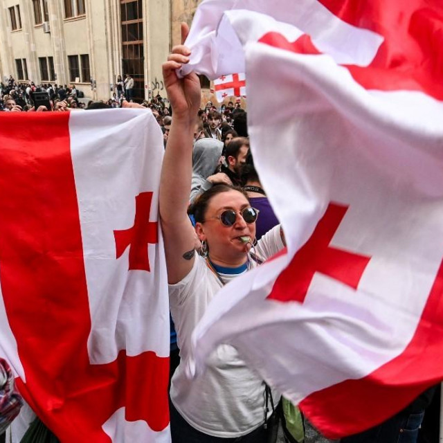 Prosvjed protiv zakona o nevladinim organizacijama u Tbilisiju