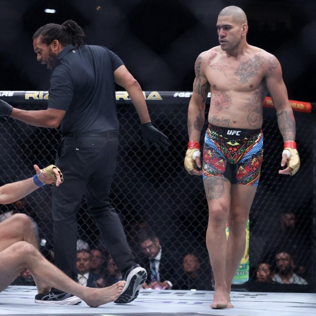Alex Pereira vs. Jiri Prochazka