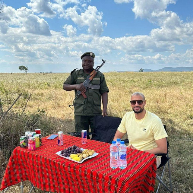 Sofyan Amrabat u Tanzaniji