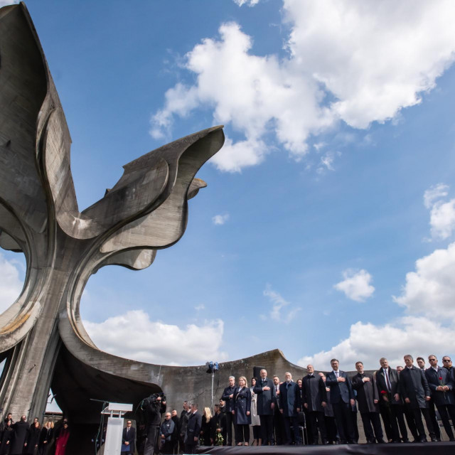 Spomenik u Jasenovcu