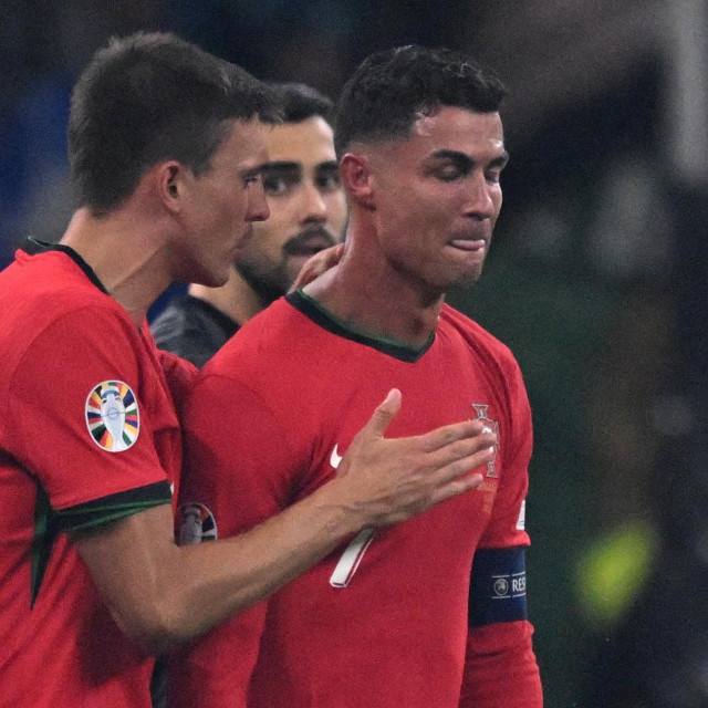 Ronaldo u suzama nakon promašenog jedanaesterca