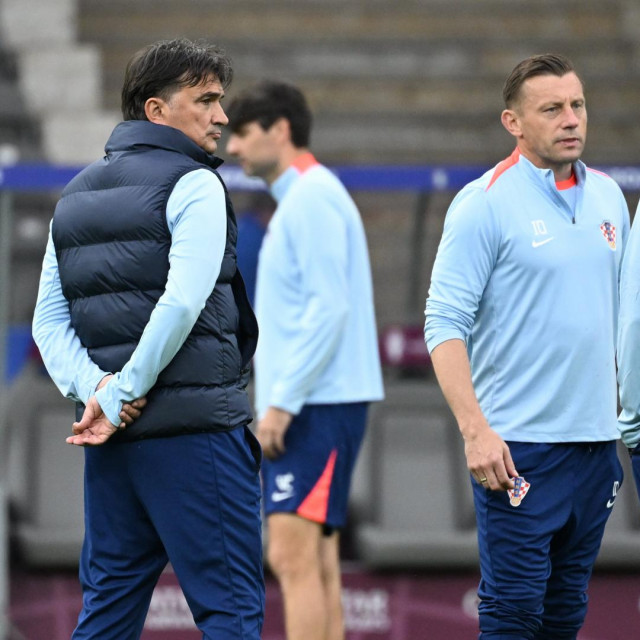 Zlatko Dalić s članovima stožera na Euru