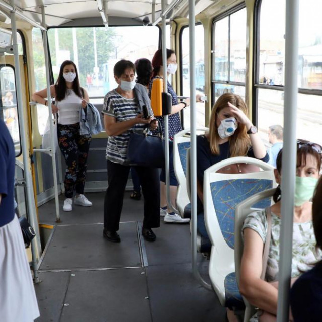 Zaštitne maske korištene u ‘koroni‘ uglavnom završavaju u komunalnom otpadu povećavajući količinu neodvojene plastike 