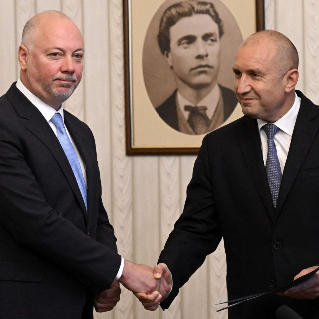 Rosen Željazkov (lijevo) i Rumen Radev (desno)