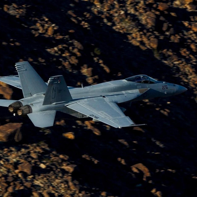 Borbeni avion F/A-18E Super Hornet, ilustracija
