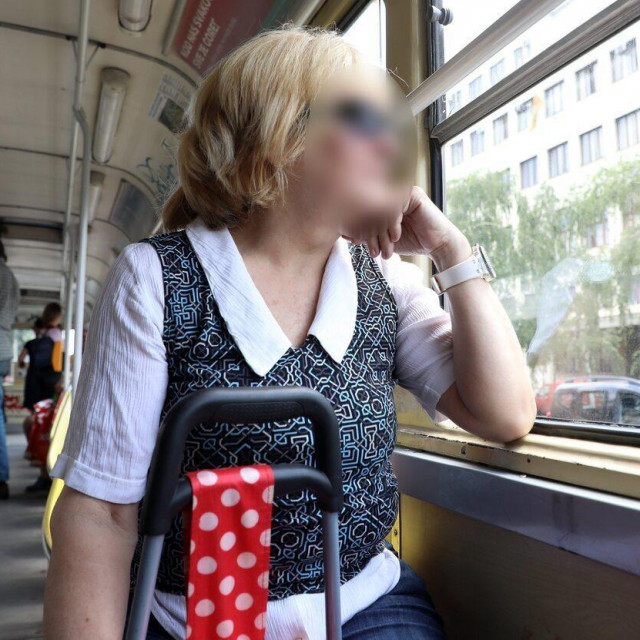 Ilustrativna fotografija, umirovljenica u tramvaju