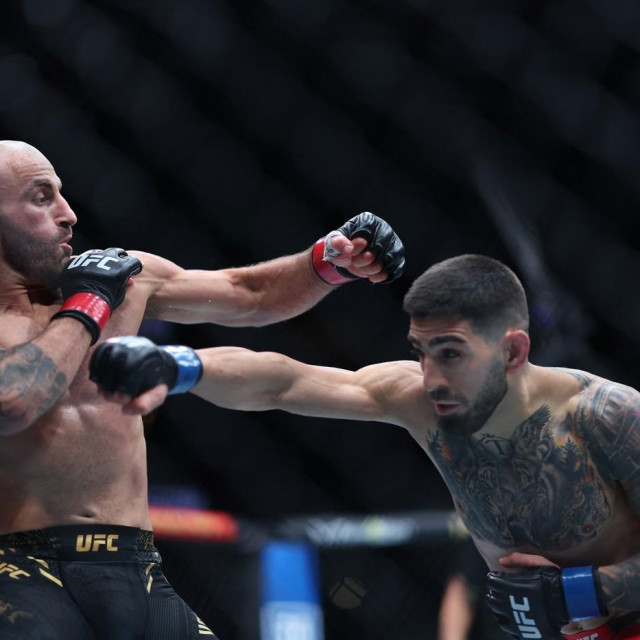 Volkanovski vs Topuria