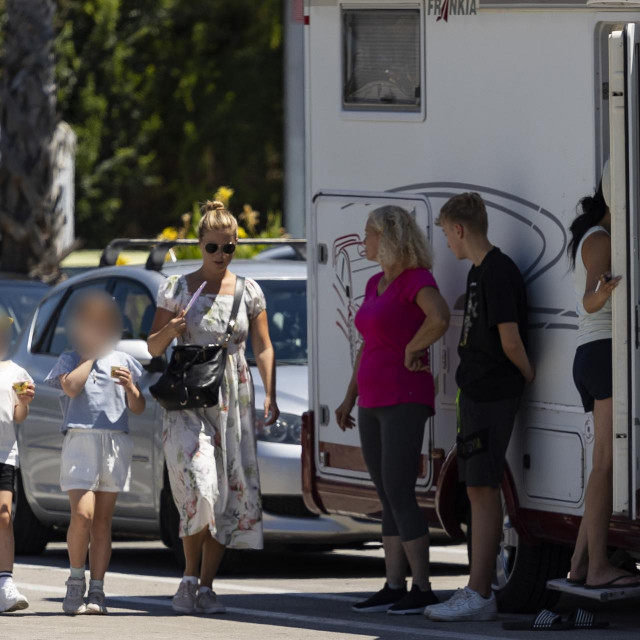 Gužva u redu za ukrcaj u splitskoj trajektnoj luci
