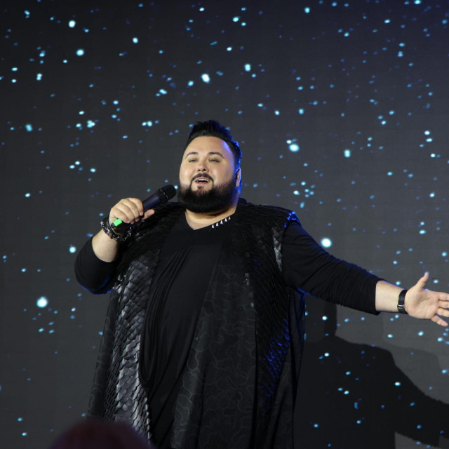 Jacques Houdek.