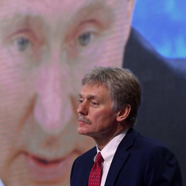 Vladimir Putin i Dmitri Peskov