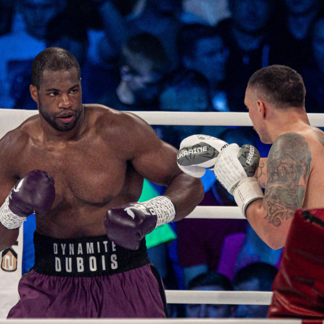 Usyk (C) vs Dubois