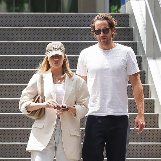 Margot Robbie i Tom Ackerley