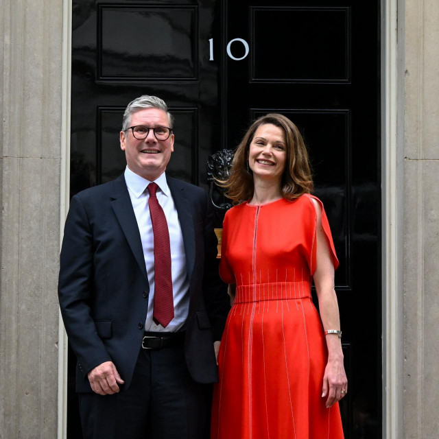 Victoria sa suprugom Sir Keirom Starmerom, novim britanskim premijerom 
