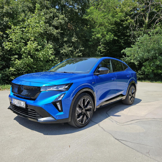 Renault Rafale, vozili smo