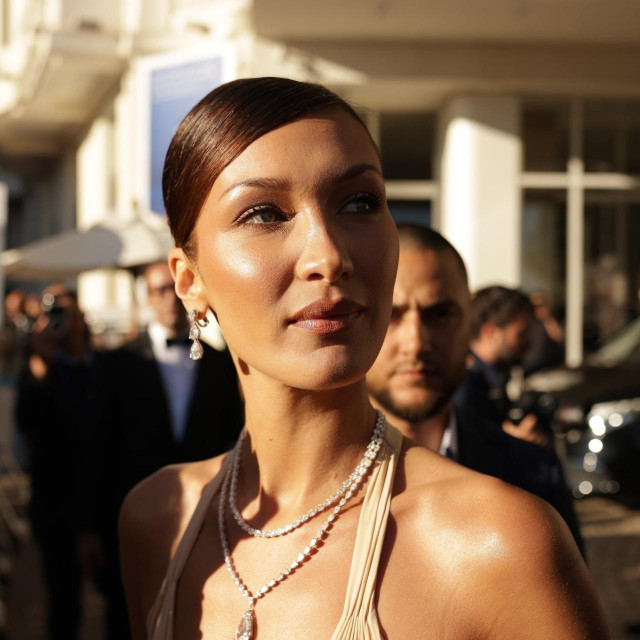 Bella Hadid oduševljavala je izdanjima ove godine u Cannesu

 