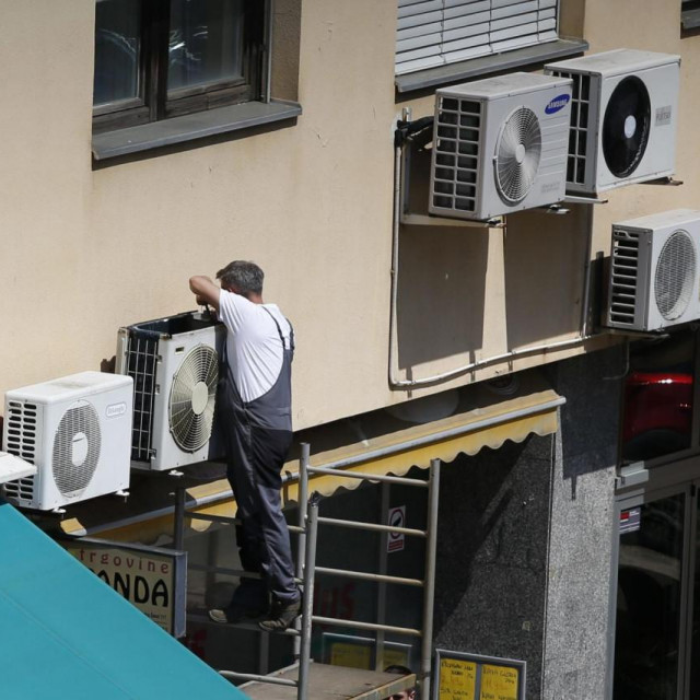 Postavljanje klima uređaja/Ilustracija