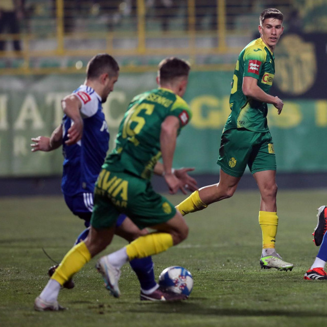 Oleksander Petrusenko (drugi s lijeva)