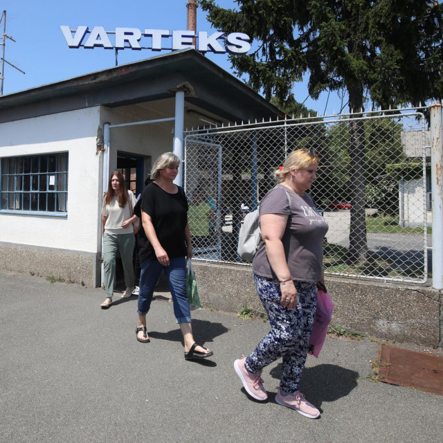 Odlazak radnica iz tvornice