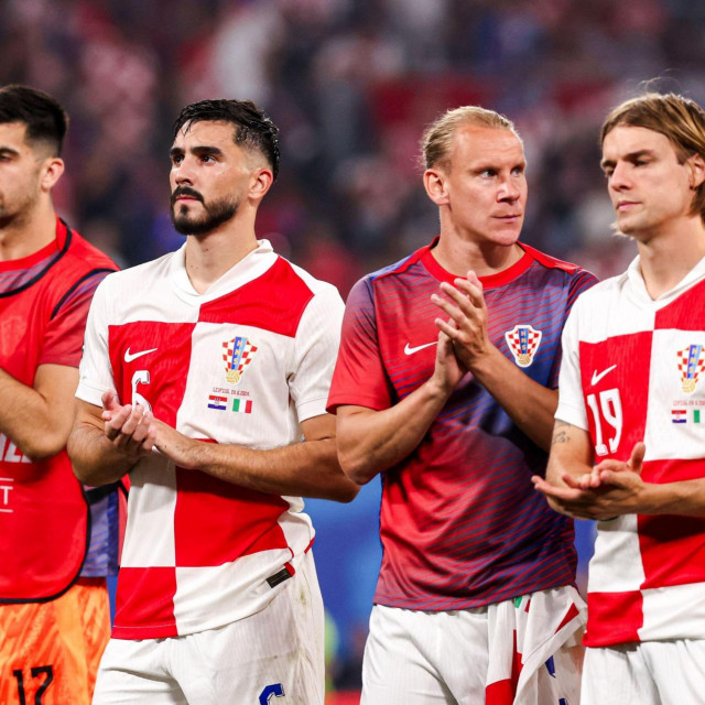 Josip Šutalo sa suigračima