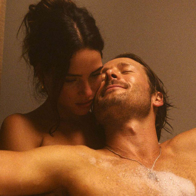 Hit Man, Adria Arjona, Glen Powell