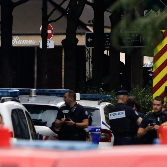 Policajci na mjestu nesreće