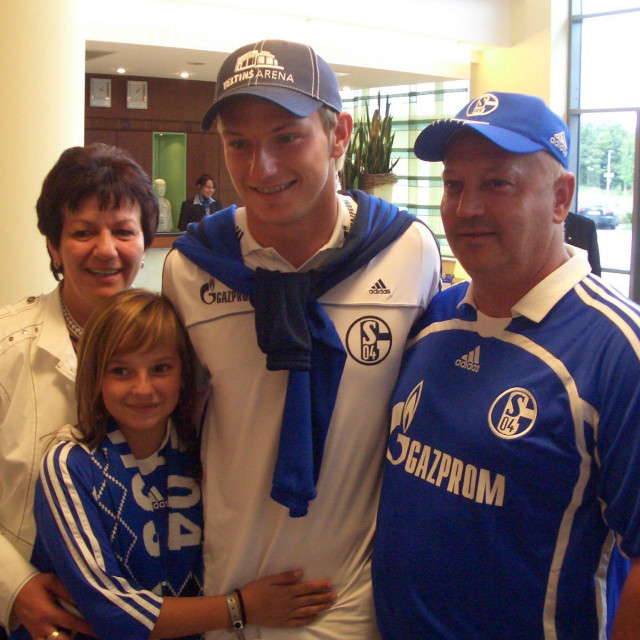 Mama Kata, tata Luka, sestra Nikol i Ivan Rakitić