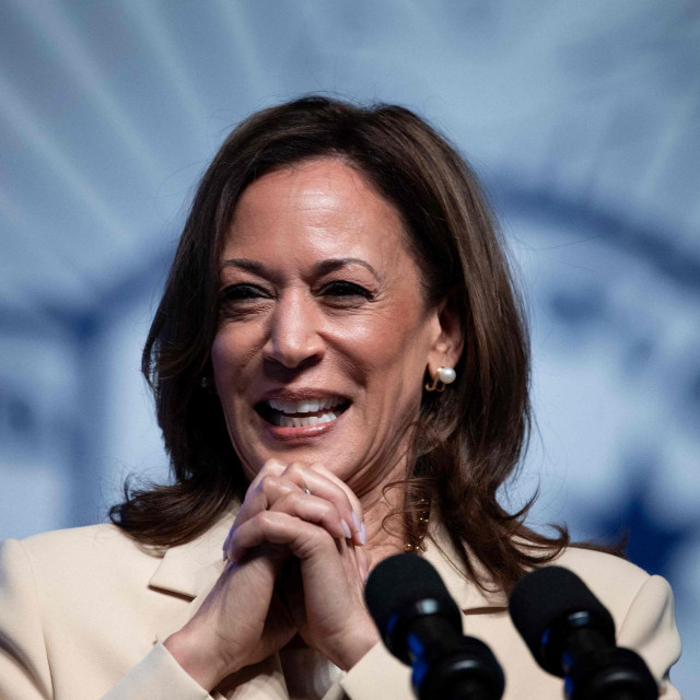 Harris se pokušava predstaviti kao ‘progresivnija‘ od ‘progresivnog‘ Bidena
