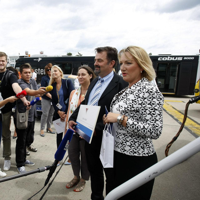 Suzana Brenko (skroz desno)