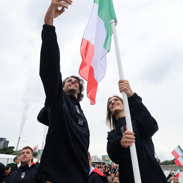Gianmarco Tamberi je s Ariannom Errigo nosio talijansku zastavu na otvaranju OI