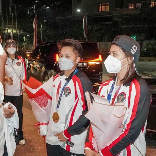 Nakon što su osvojile zlato u badmintonu u paru u na Igrama u Tokiju, Indonežankama Apriyani Rahayu i Greysia Polii lokalni je influencer obećao restorane s mesnim okruglicama