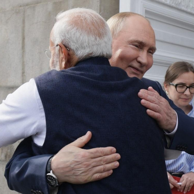 Narendra Modi prošlog se mjeseca u Moskvi zagrlio s Putinom, zbog čega se suočio sa žestokim kritikama jer je njegov posjet koincidirao s napadom Rusije na dječju bolnicu u Kijevu