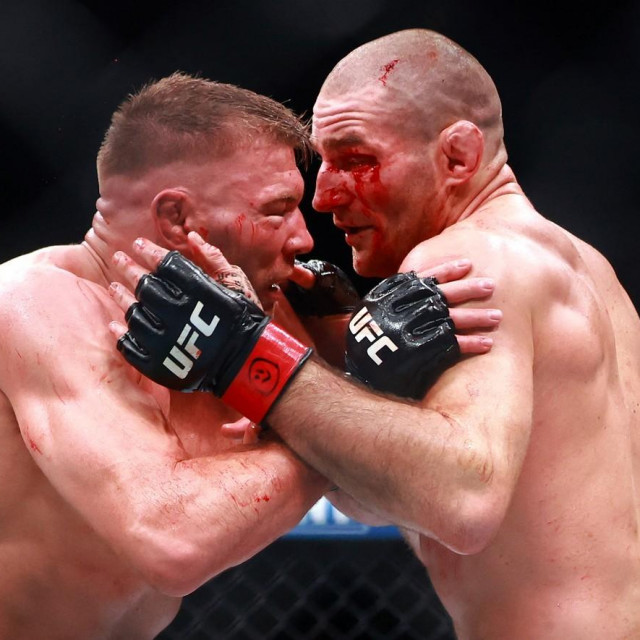 Sean Strickland vs. Dricus Du Plessis
