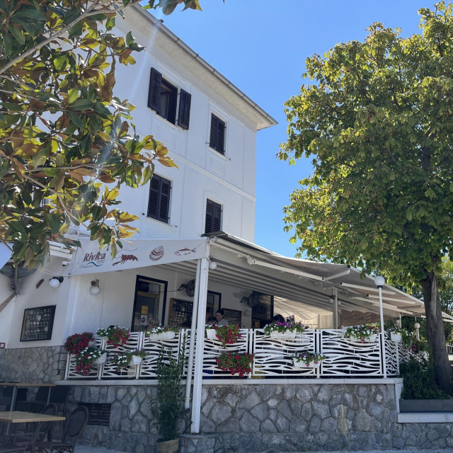 Restoran Rivica, Njivice