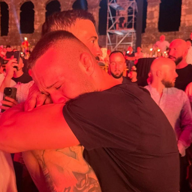 Marko Ančić u zagrljaju s Filipom ”Nitrom” Pejićem