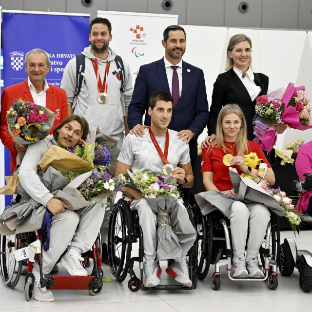 Tomislav Tomašević, Ratko Kovačić, Luka Baković, Tonči Glavina, Deni Černi, Dino Sinovčić, Anđela Mužinić Vincetić, Ljubica Lukačić