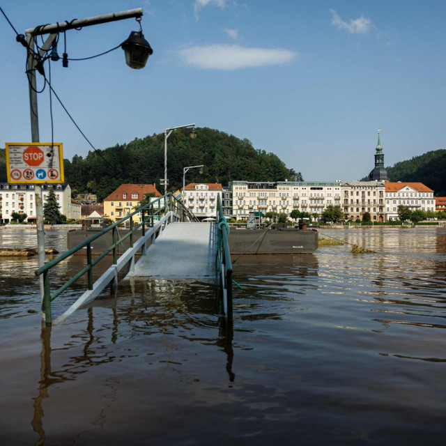 Poplavljena rijeka Laba, Bad Schandau