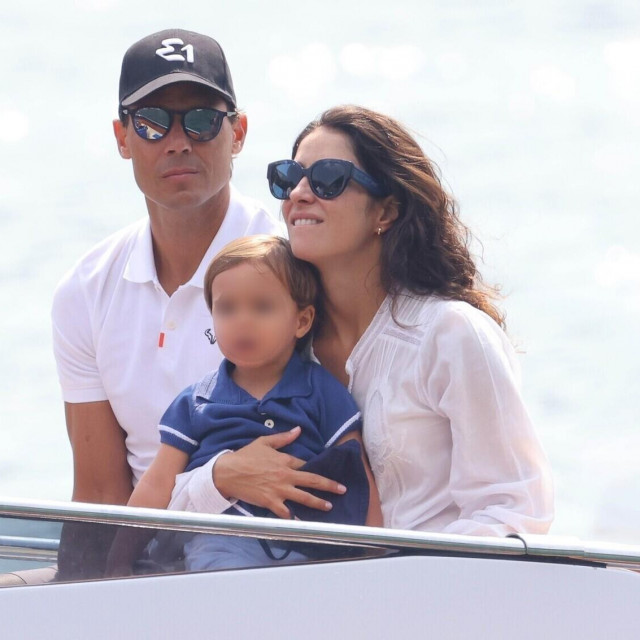 Rafael Nadal sa suprugom i sinom na jezeru Como u Italiji