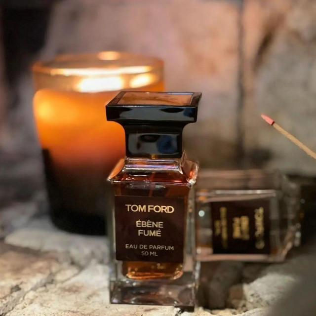 Tom Ford Ébène Fumé Eau de Parfum 50 ml (314,99 eura)