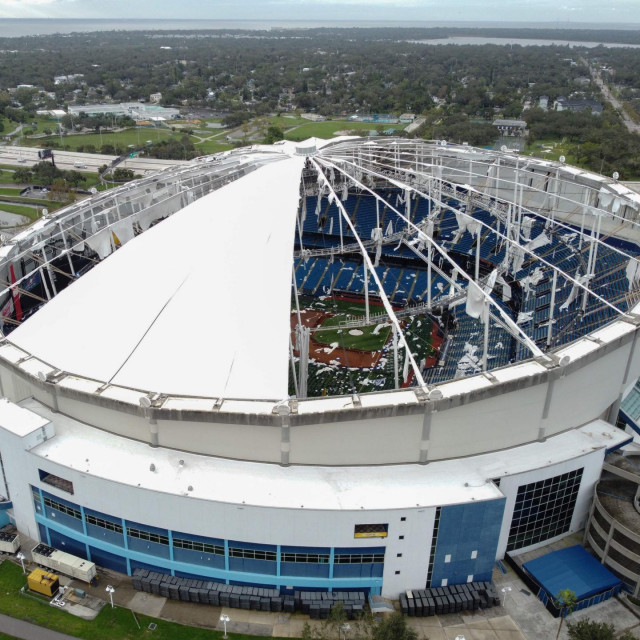 Uništeni stadion Tropicana Field 