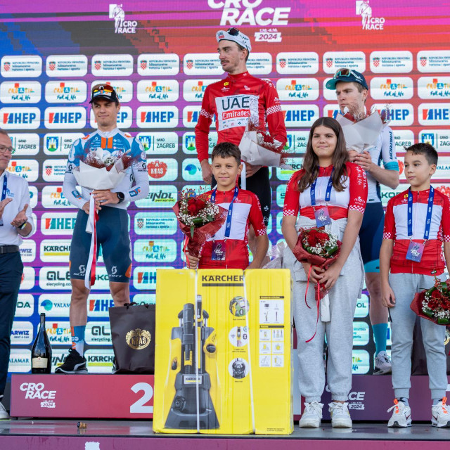 Pobjednicima dječje utrke uručene su nagrade, a na završnoj ceremoniji u Zagrebu zauzeli su pozornicu zajedno s pobjednicima utrke CRO Race.