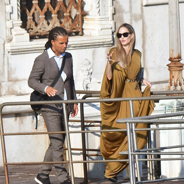 Angelina Jolie i Akala