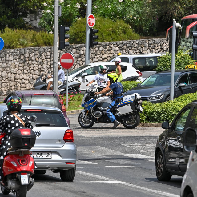 Zbog nestanka struje 21. lipnja u Dubrovniku nisu radili semafori, pa je promet regulirala policija