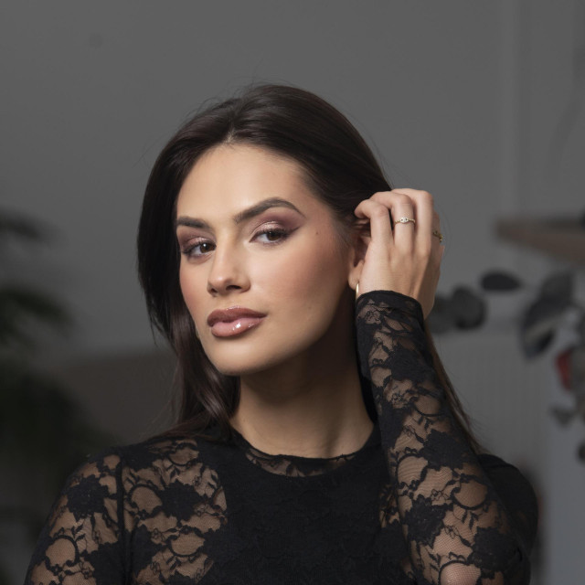 Anita kaže kako ovogodišnji make up trendovi slave prirodan izgled s laganim teksturama