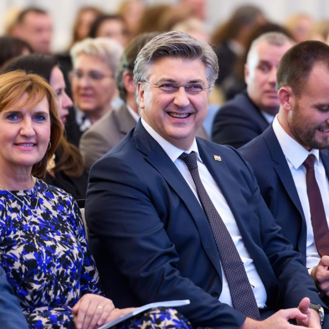Na fotografiji: Branka Juričev Martinčev i Andrej Plenković